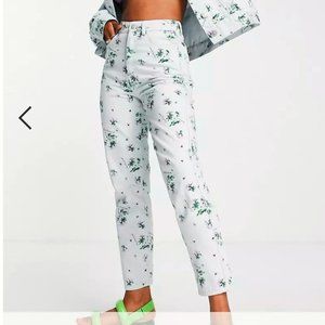 CAMBRIDGE New MOM Jeans Floral Print Ivory Blue Denim 100% Cotton NWT Womens🎉HP